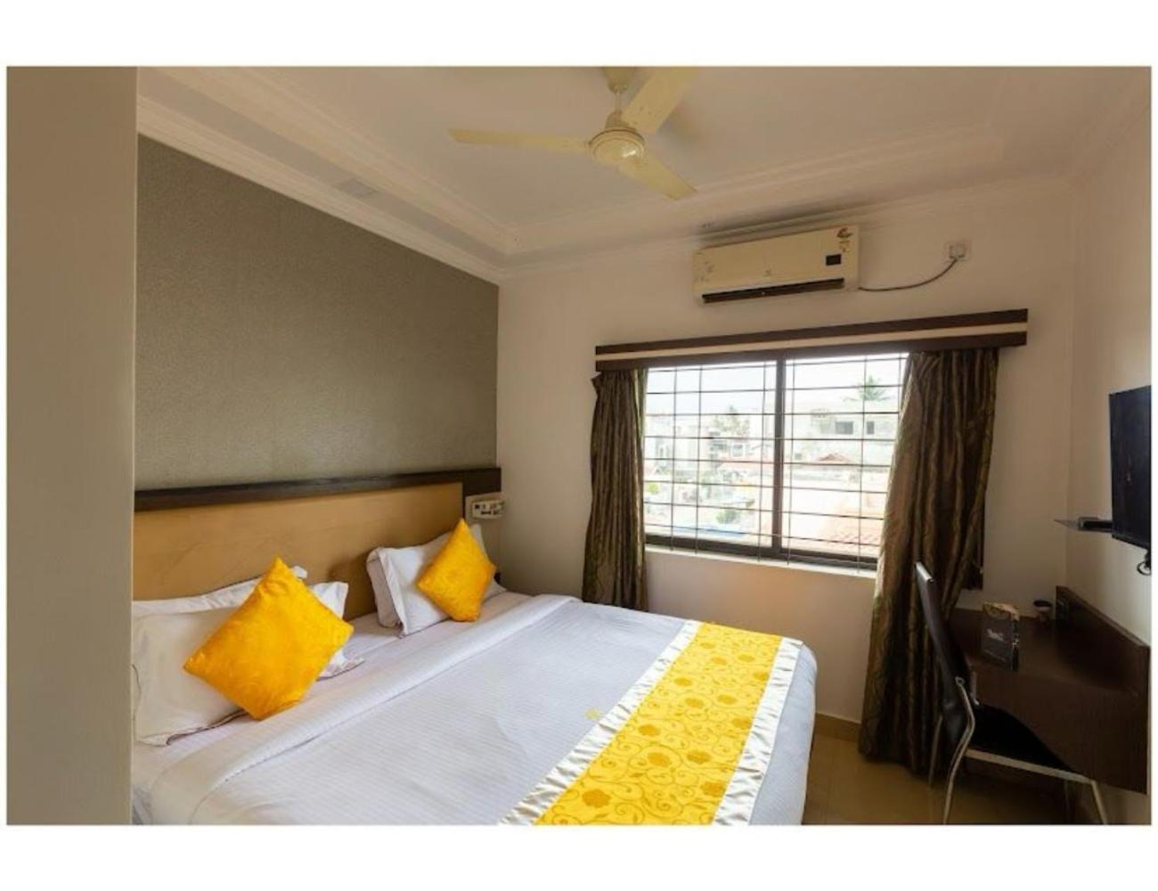 The Grand Krishna Luxury Hotel, Chikmagalūr Eksteriør bilde